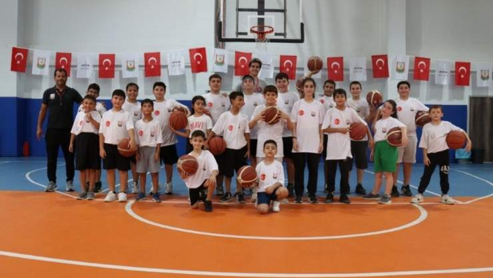 Urfa’da Çocuklara Yaz Tatilinde Basketbol Eğitimi