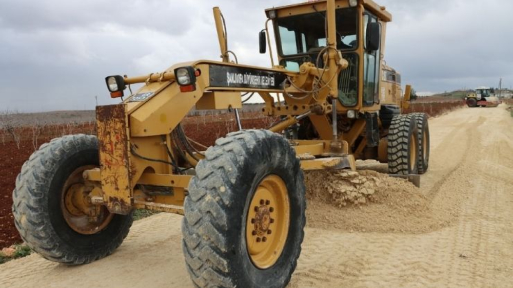 Urfa Büyükşehir Belediyesi Kırsal Yolları Yeniliyor