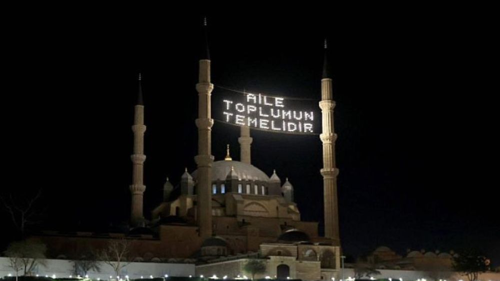 Ramazan’da Camilerde Aile Yılı Mesajları