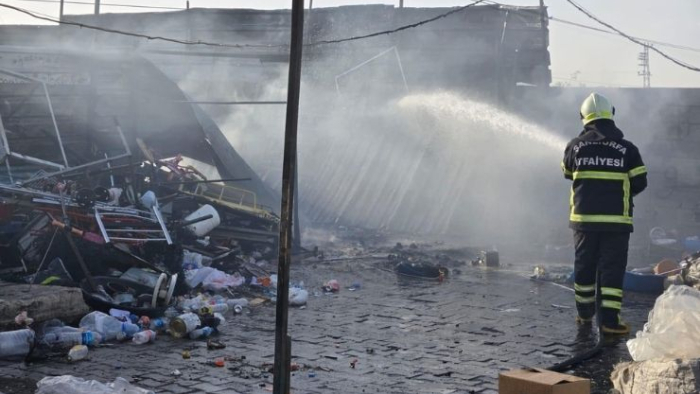 Haliliye’de Geri Dönüşüm Tesisinde Yangın