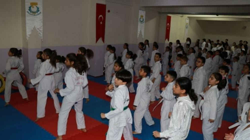 Haliliye Belediyesi’nden Gençlere Spor Desteği