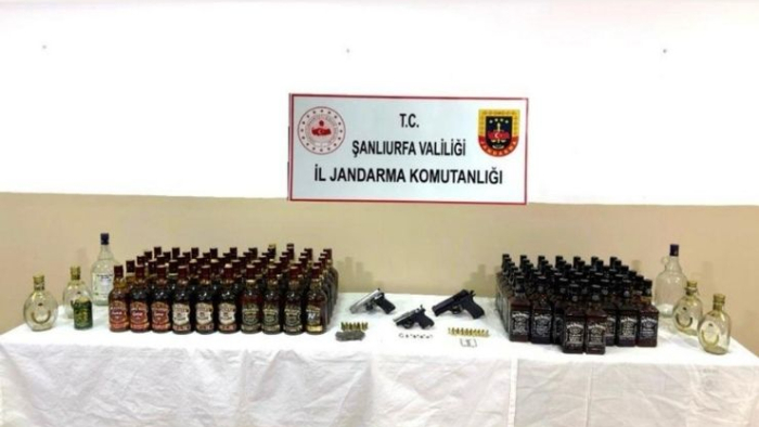 Haliliye’de Kaçak Alkol ve Silah Operasyonu