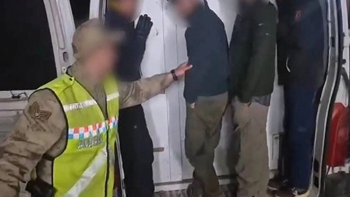 Göçmen Kaçakçılarına Türkiye Genelinde Operasyon
