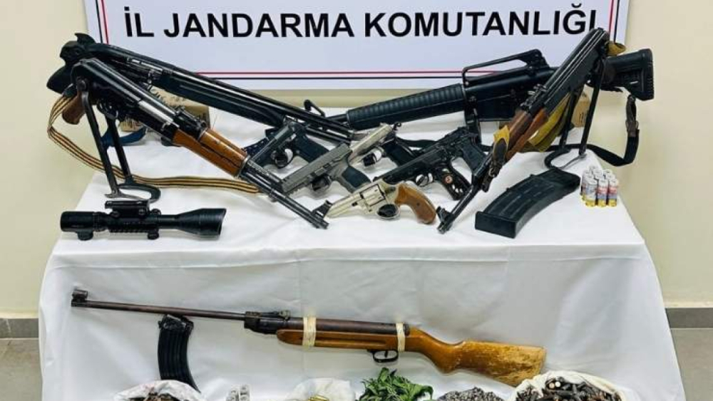 Urfa’da Jandarmadan Ruhsatsız Silah Operasyonu