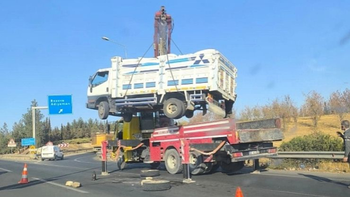 Şanlıurfa’da Kamyonun Tekerleri Koptu