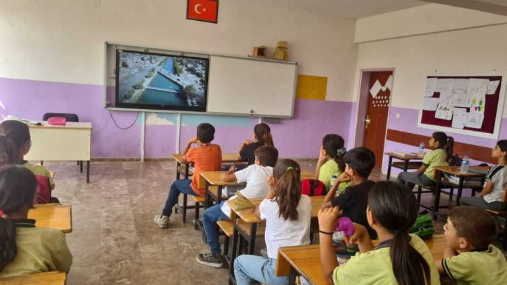Urfa'da Öğrencilere Boğulma Riski Anlatılıyor