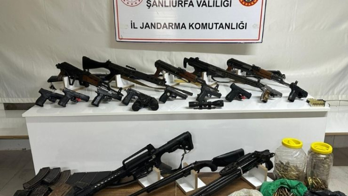 Şanlıurfa’da Jandarma 24 Adrese Baskın Düzenledi