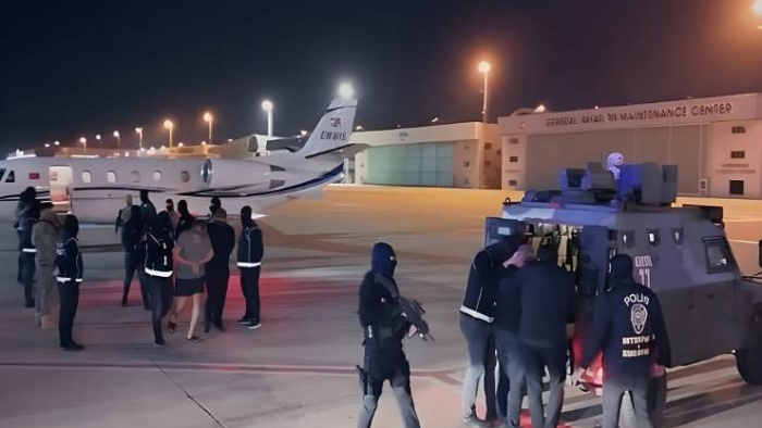 İki Kaçak Türkiye'ye Getirildi