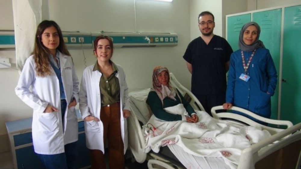 Urfa’da Tiroid Kanseri Hastasına Başarılı Ameliyat