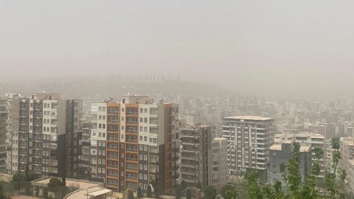 Şanlıurfa’da Gökyüzü Sarıya Döndü